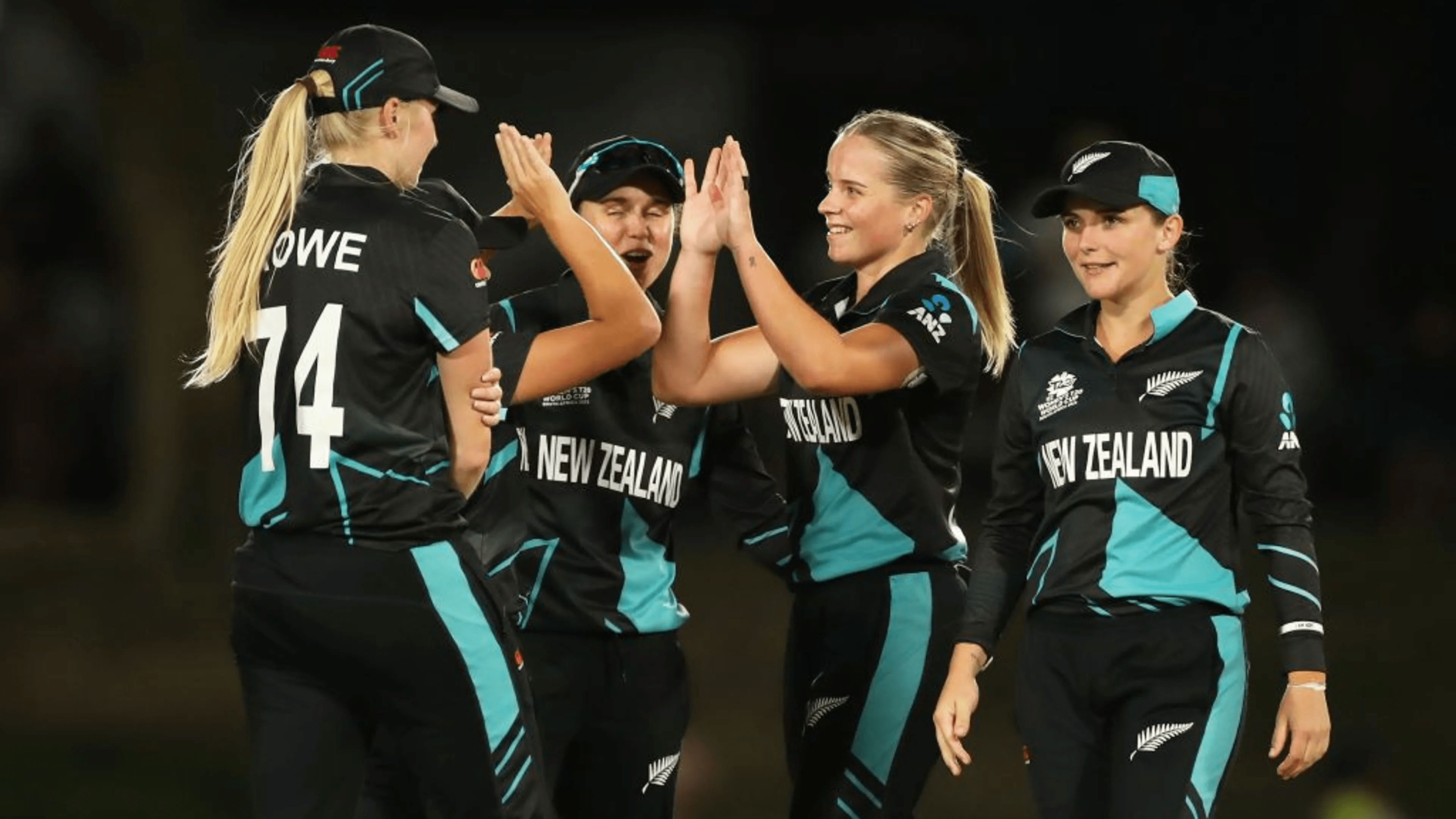New Zealand hammer Sri Lanka to keep semi-final hopes alive